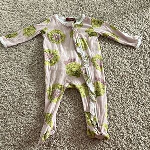 Artichoke patterned sleeper